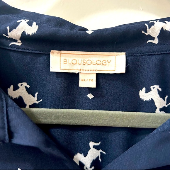 Adorable navy blouse with horses - Picture 3 of 4